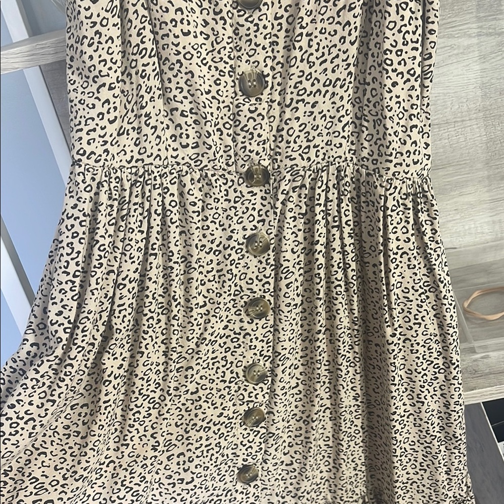 Leopard print Button-Down Dress - Picture 2 of 4
